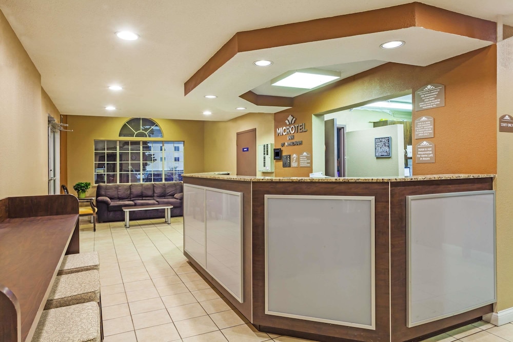 Microtel Inn & Suites by Wyndham Lexington 8/30
