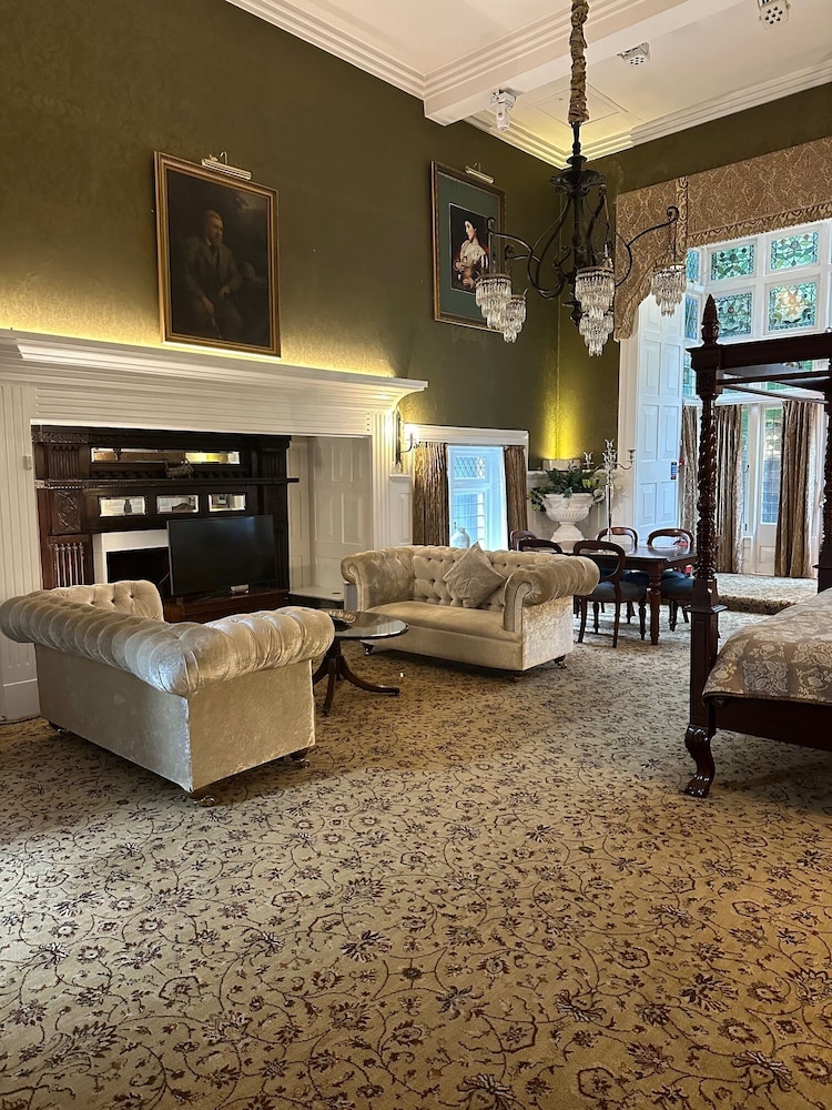 Langtry Manor Hotel 38/47