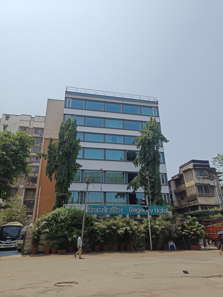 Hotel Regency 3/54