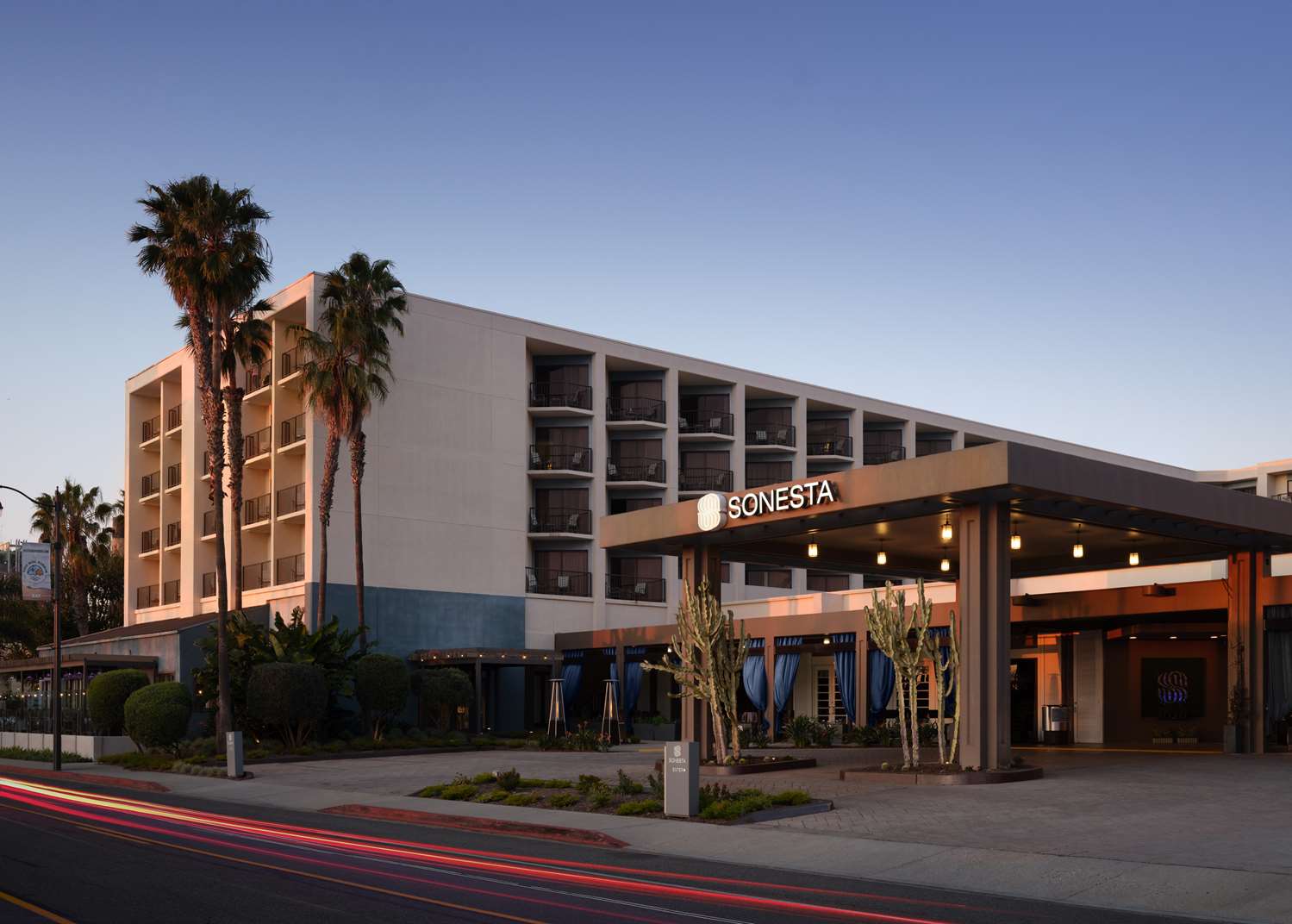 Sonesta Redondo Beach Marina 6/39