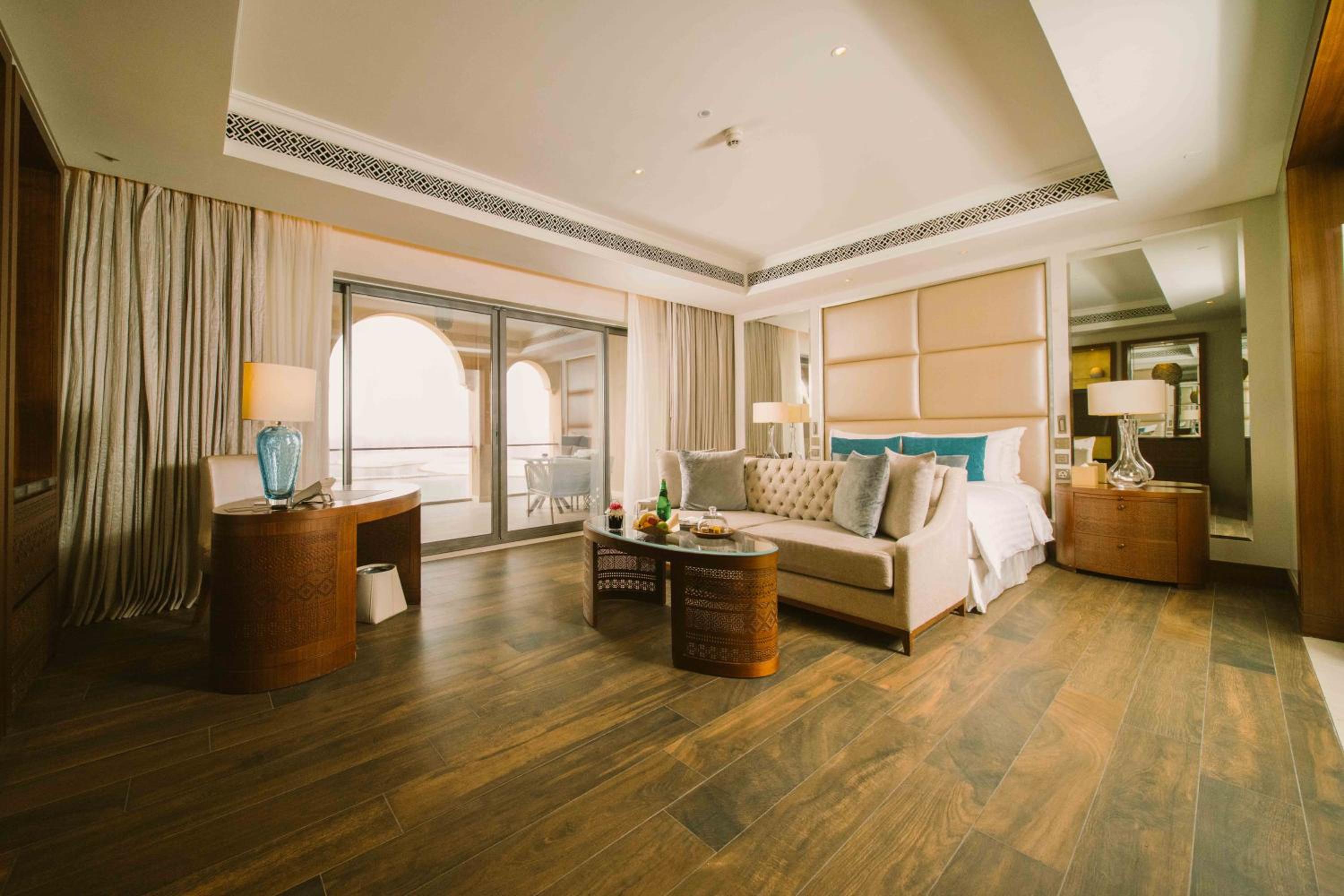 Ocean, Deluxe, King Bed, Queen Bed