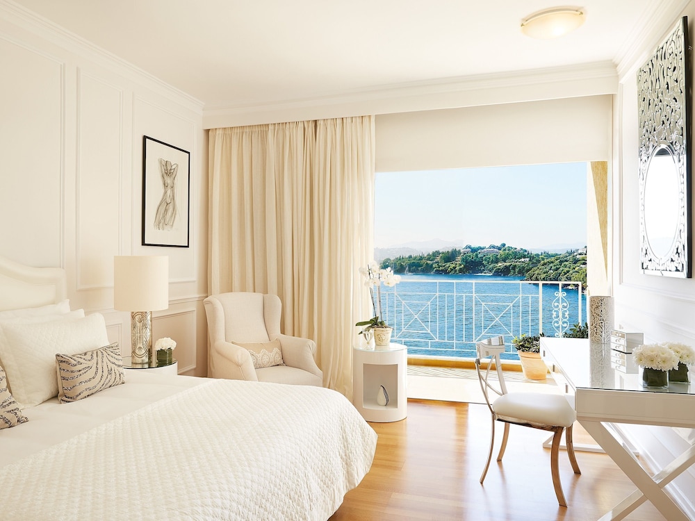 Corfu Imperial, A Resort to Live 22/74