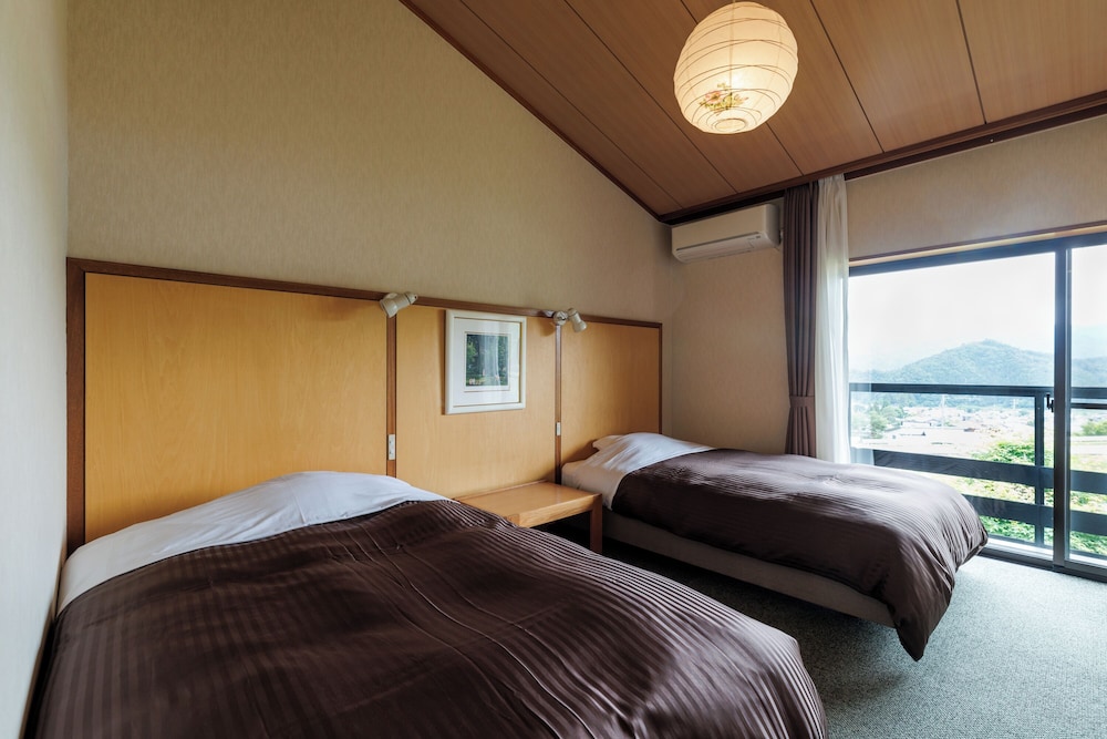 Standard, Twin Beds
