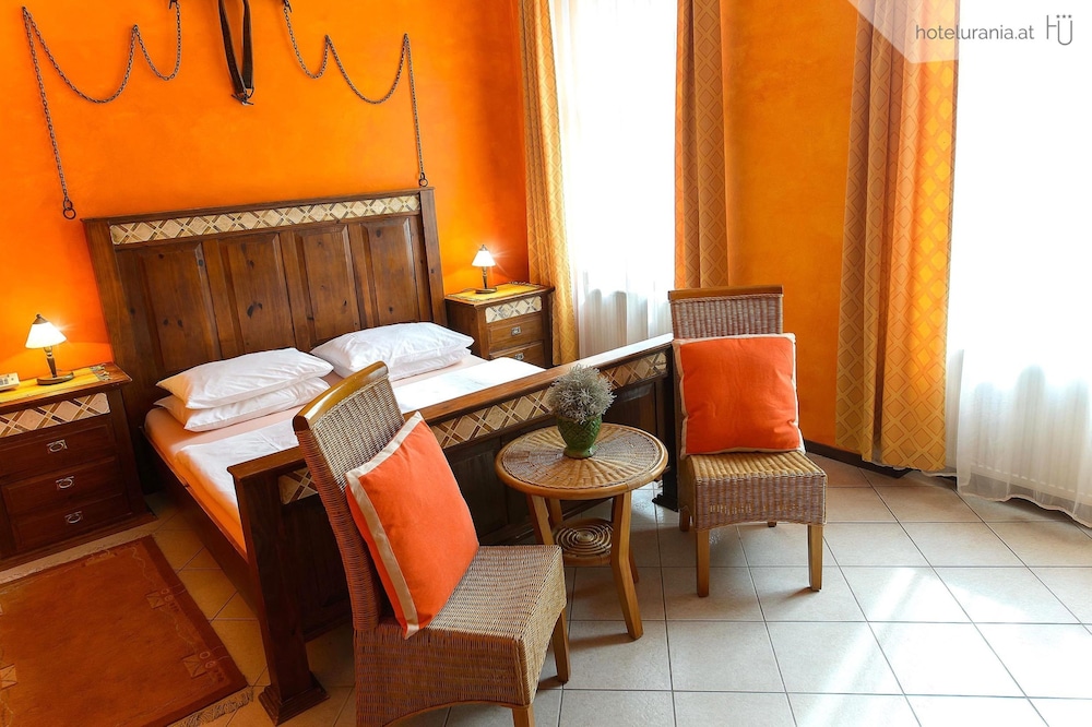 Hotel Urania 39/78