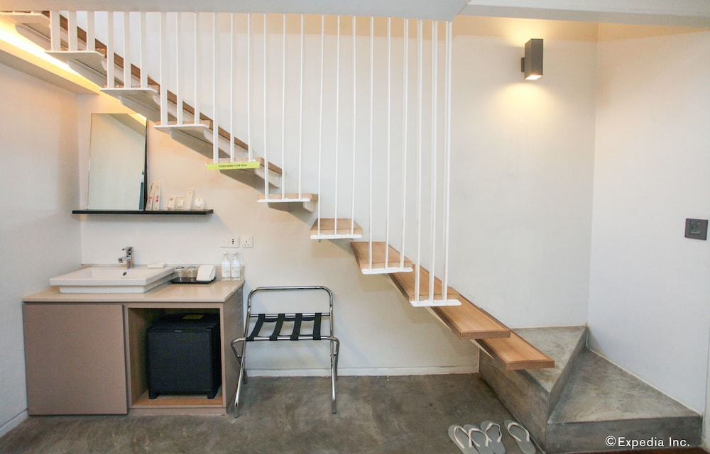 Lloyd Apos S Inn 48/60