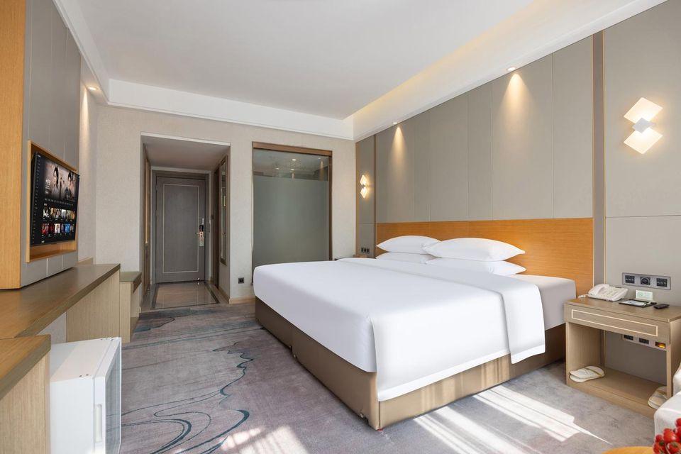Leisure, King Bed