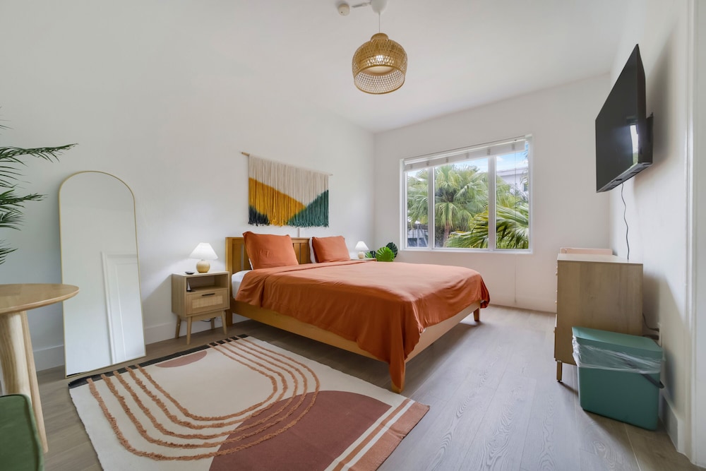 Tropics Hotel And Hostels 12/49