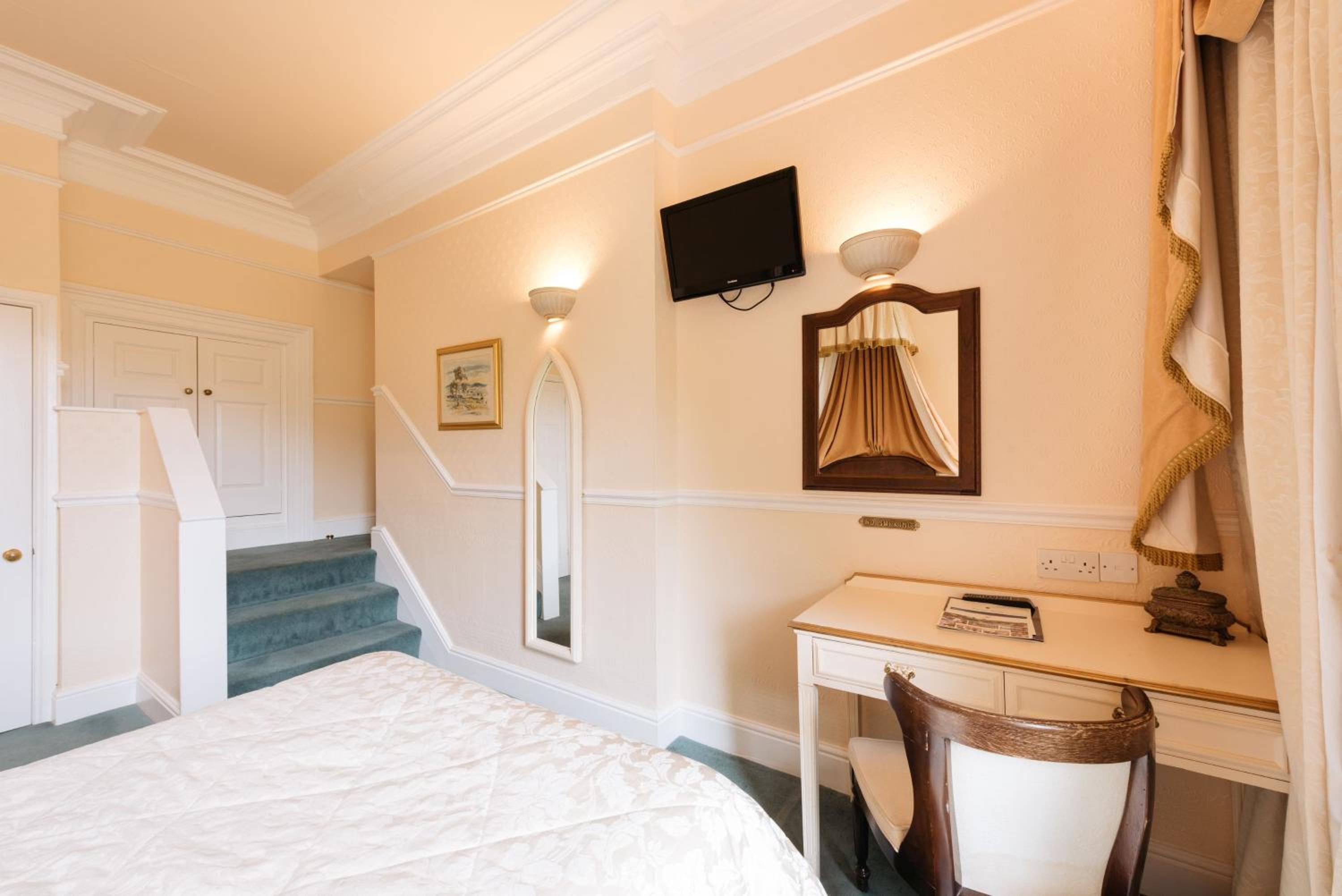 Classic, Double or Twin Bed