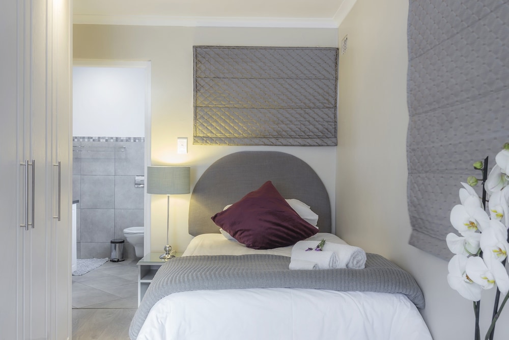 Courtyard, Superior, Single Bed