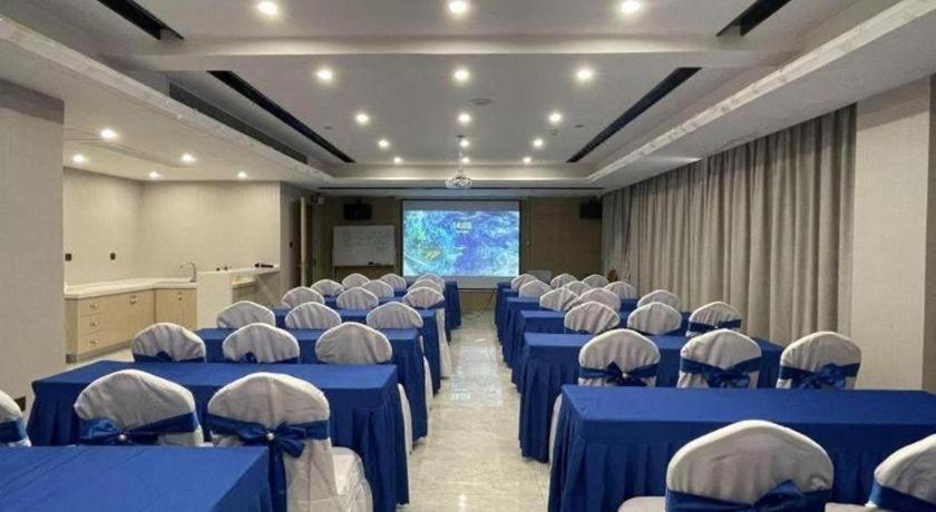 Echarm Hotel Yingshang Wuzhou Wanhui Square 42/50