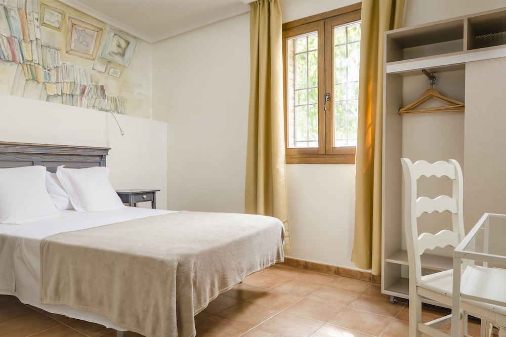 EL HOSTAL PUERTA BISAGRA. 28/60