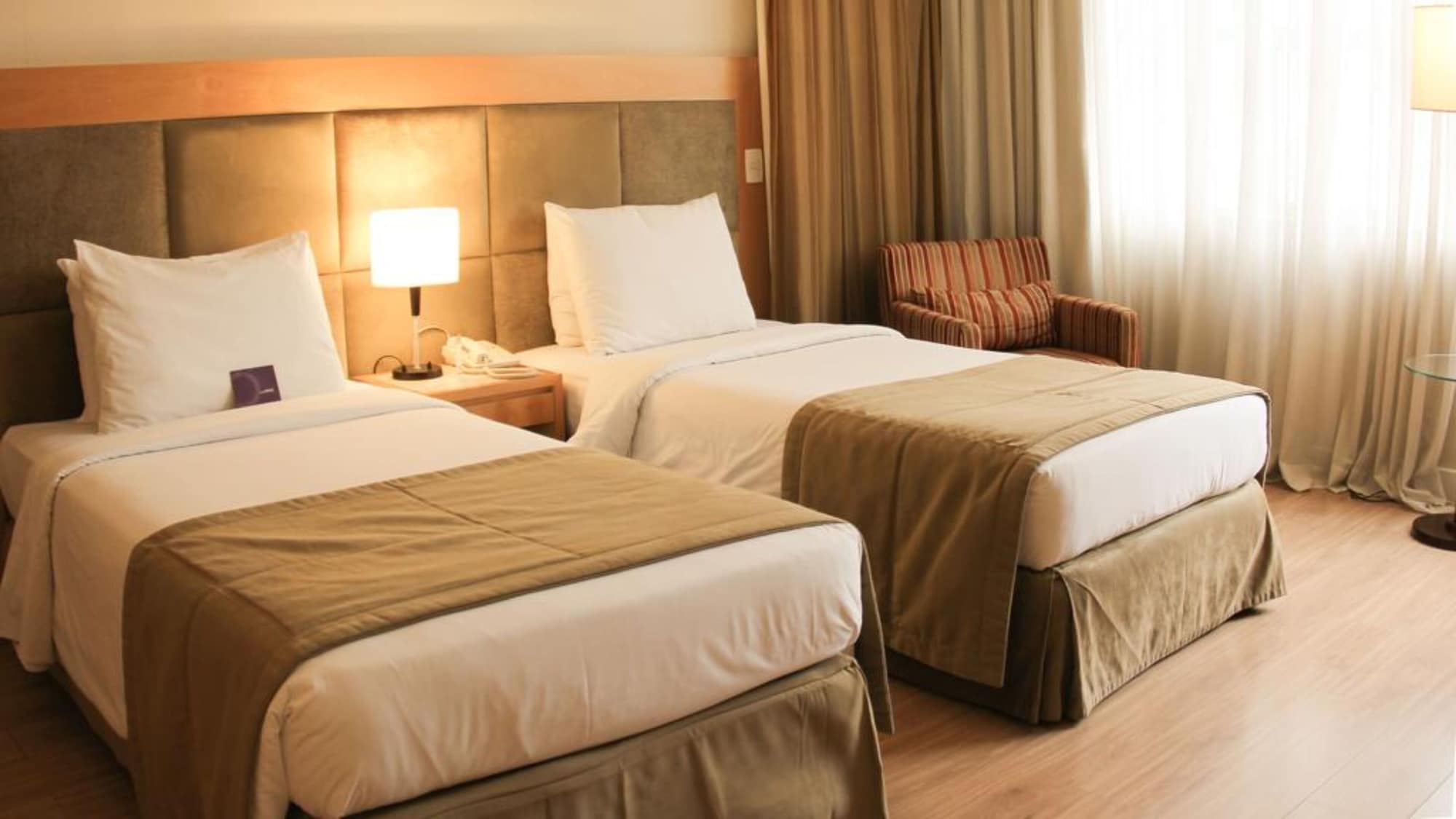 APARTMENT, TWIN BEDS