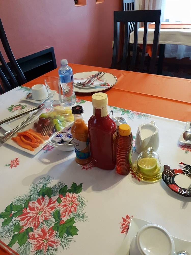 Flossie S Bed And Breakfast 26/32