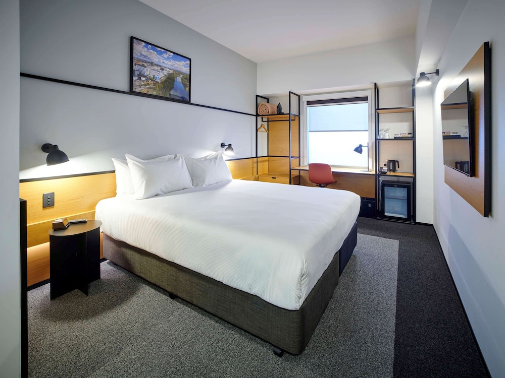 Ibis Hamilton Tainui 6/57