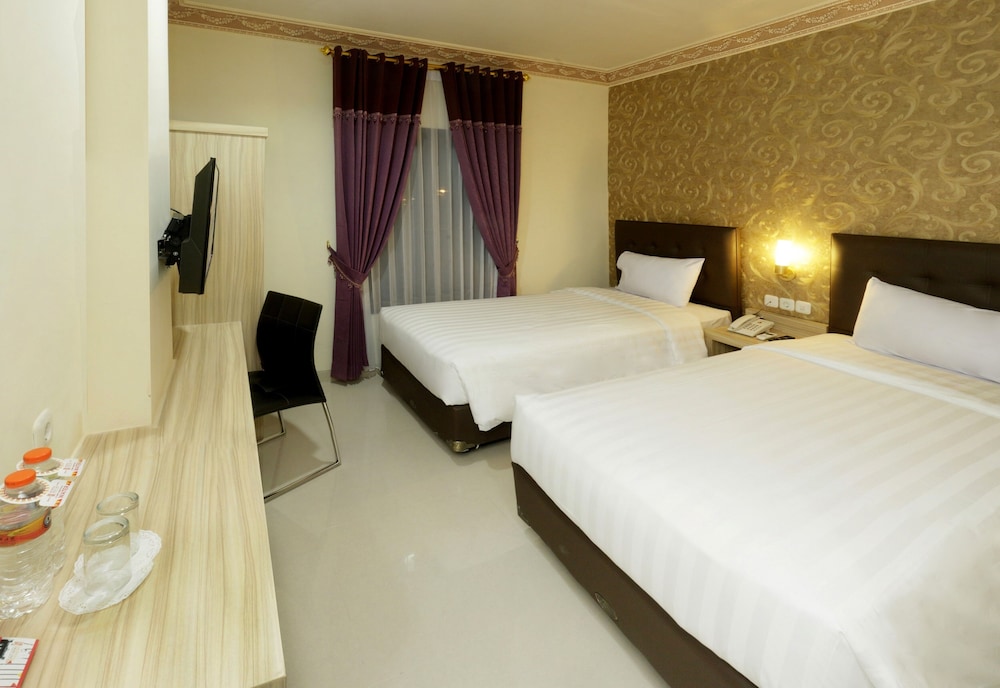 Hersya Front One Inn Surabaya 5/29
