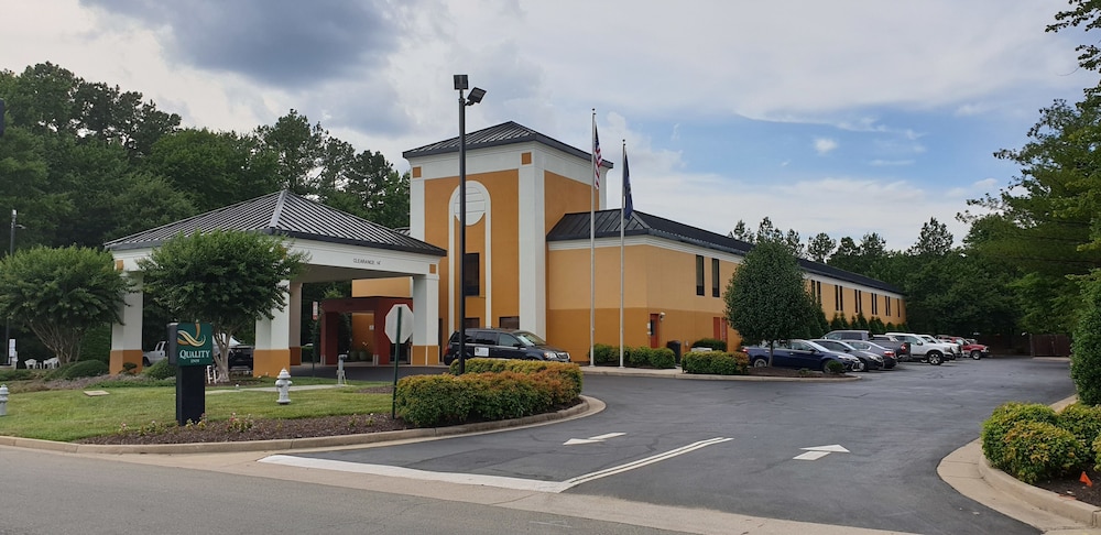 Quality Inn Richmond Airport 3/37