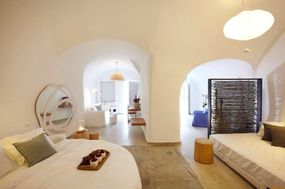Santorini Secret Suites and Spa - Adults Only 21/50