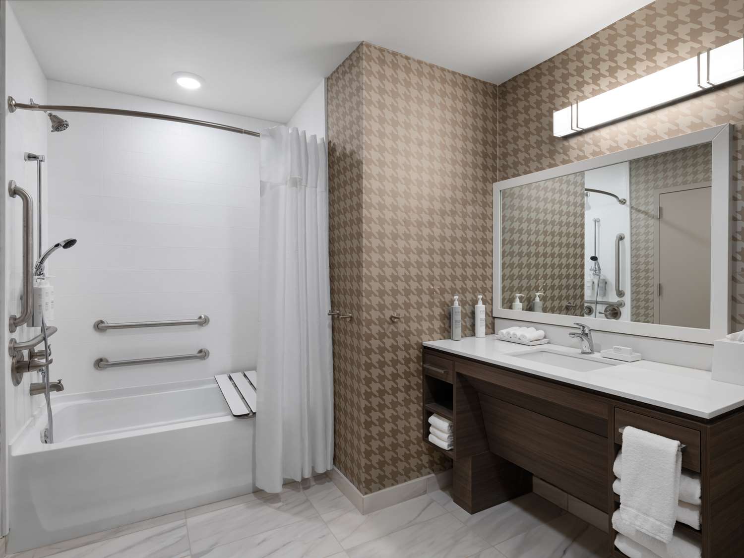 جناح استوديو بسريرين كوين بحوض استحمام لذوي الإعاقة، Home2 Suites By Hilton Brownsburg 5/7