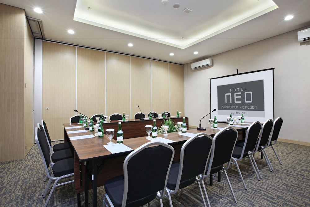 Hotel Neo Cirebon 40/51