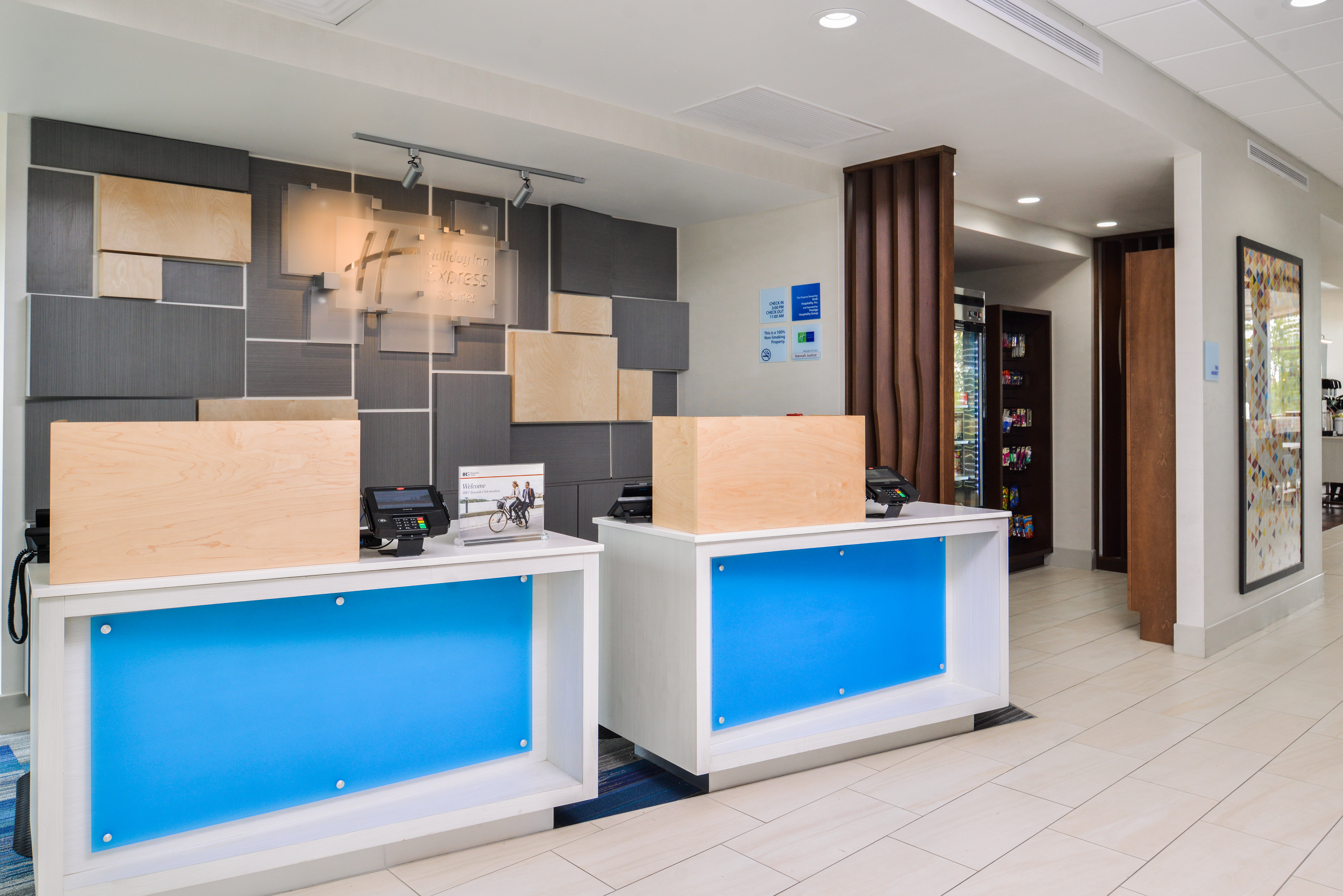 Holiday Inn Express Suites Siloam Springs 6/57