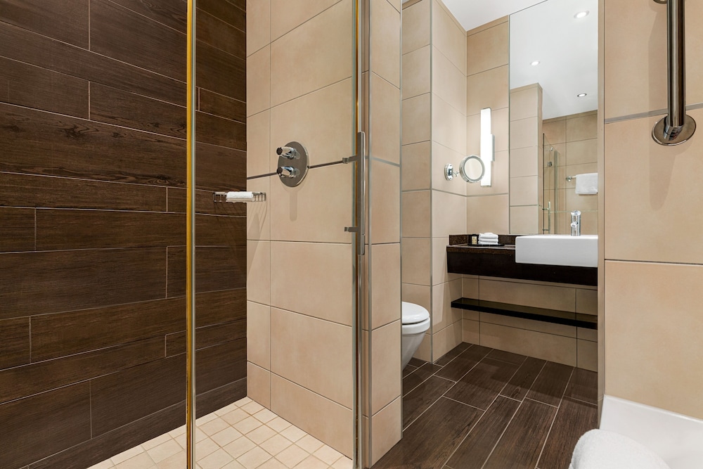 Holiday Inn Birmingham Airport 48/49