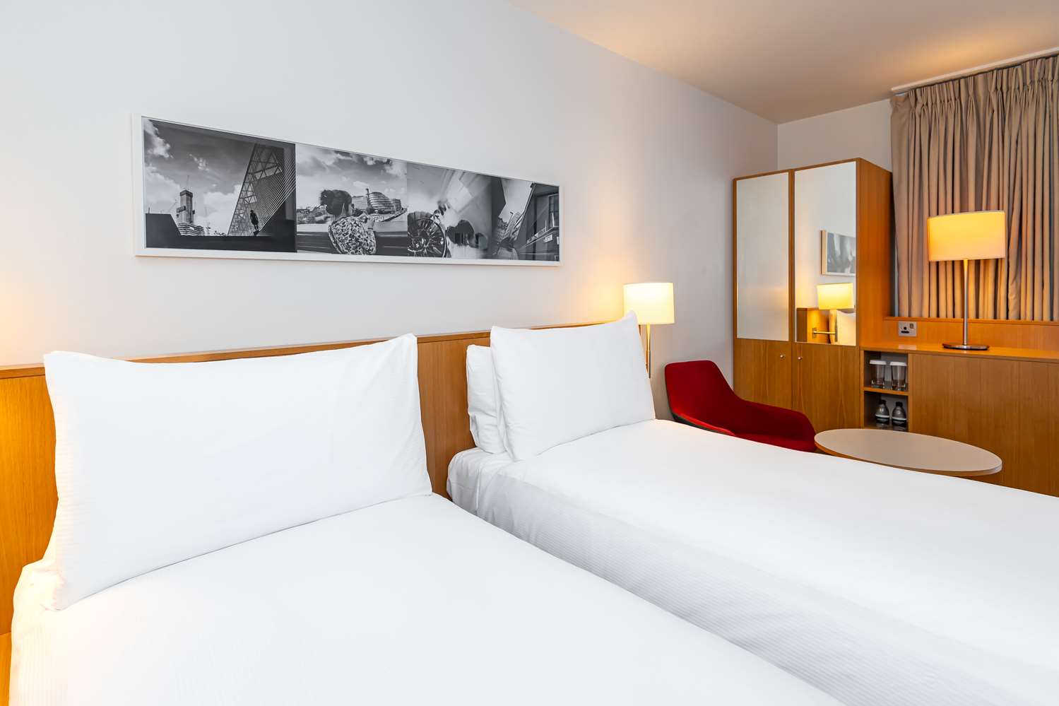 Tower, Deluxe, Twin Beds