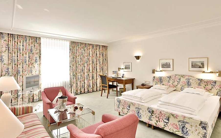 Bayerischer Hof 17/23