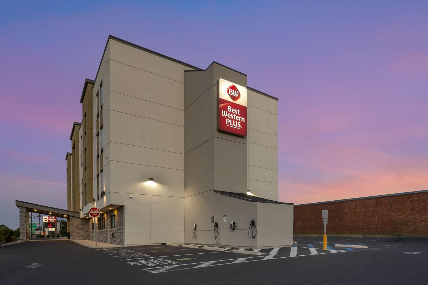 Best Western Plus Philadelphia-Pennsauken Hotel 2/32