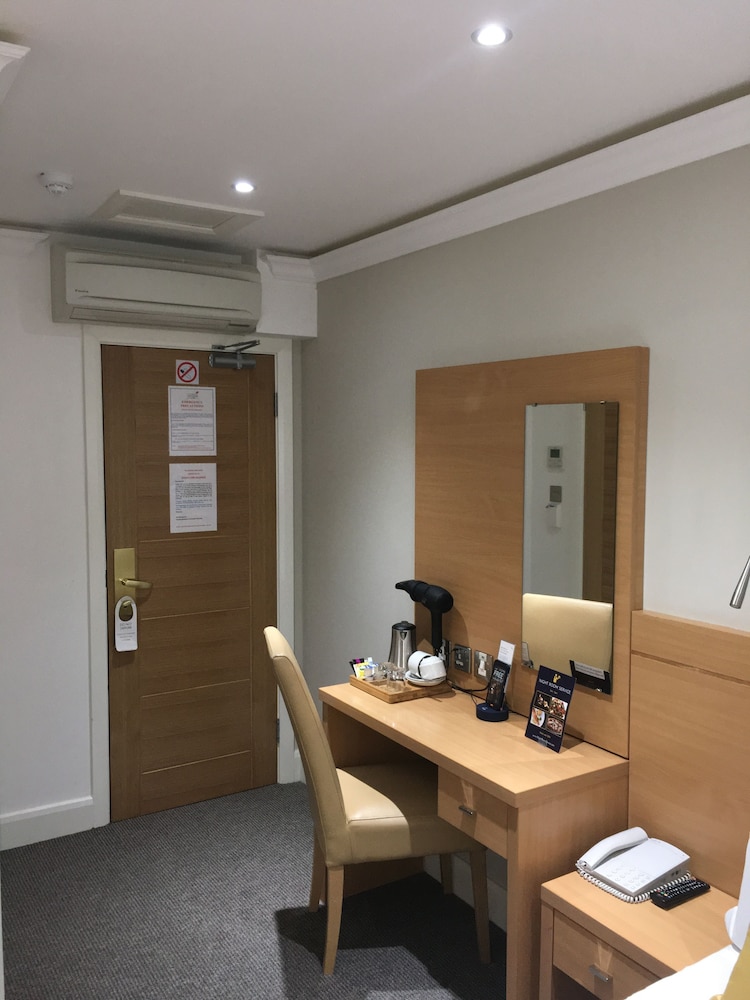 Queens Park Hotel 54/60