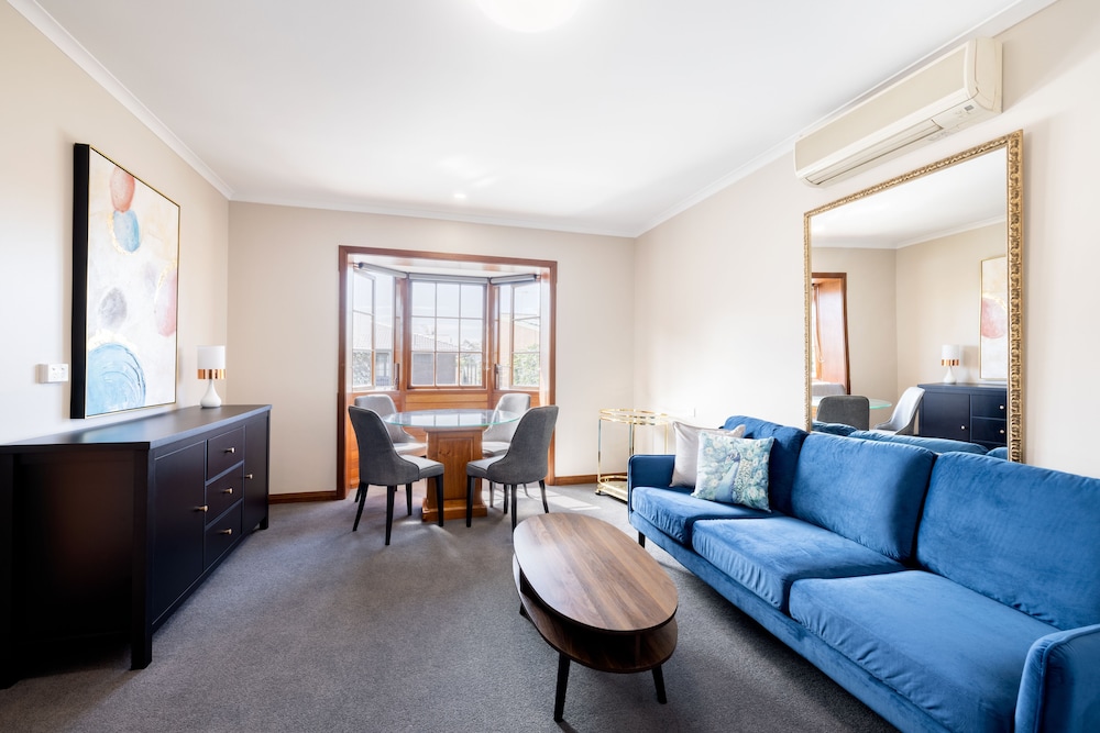 Adelaide Inn 31/48