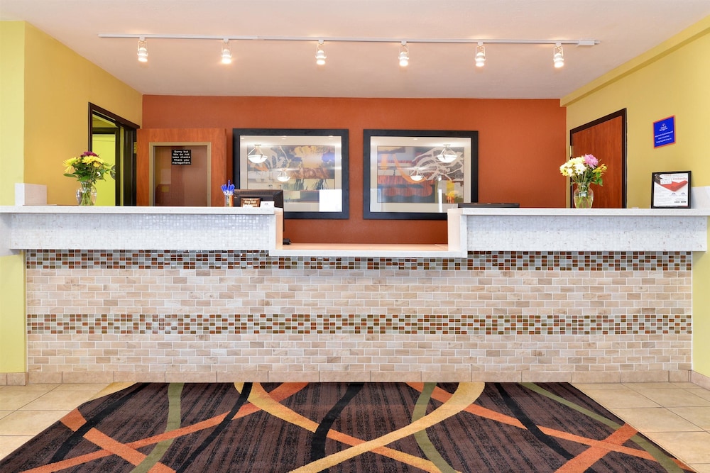 Americas Best Value Sandman Inn 10/37