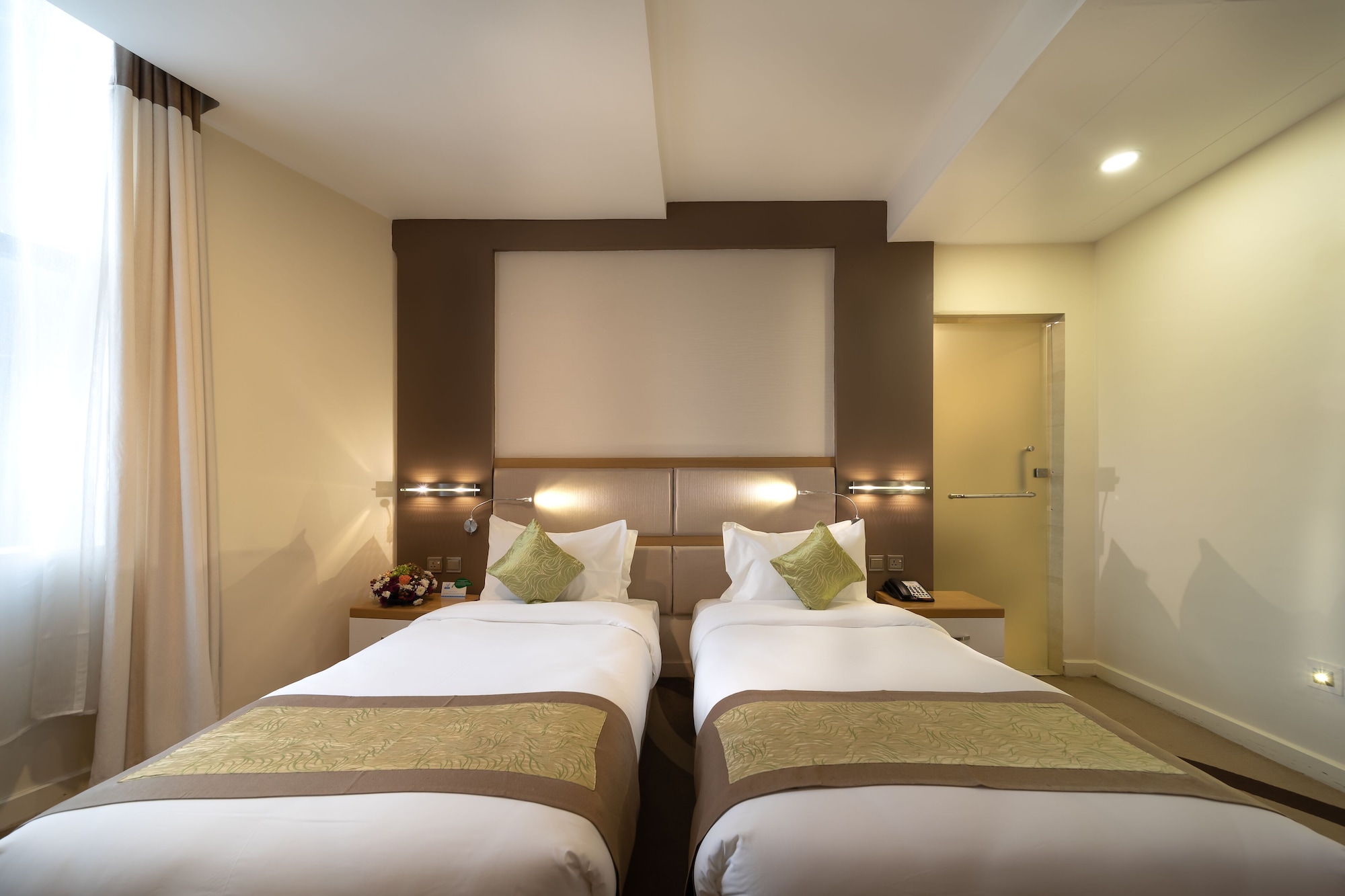غرفة قياسية بسريرين منفصلين، PrideInn Azure Hotel Nairobi Westlands 2/4