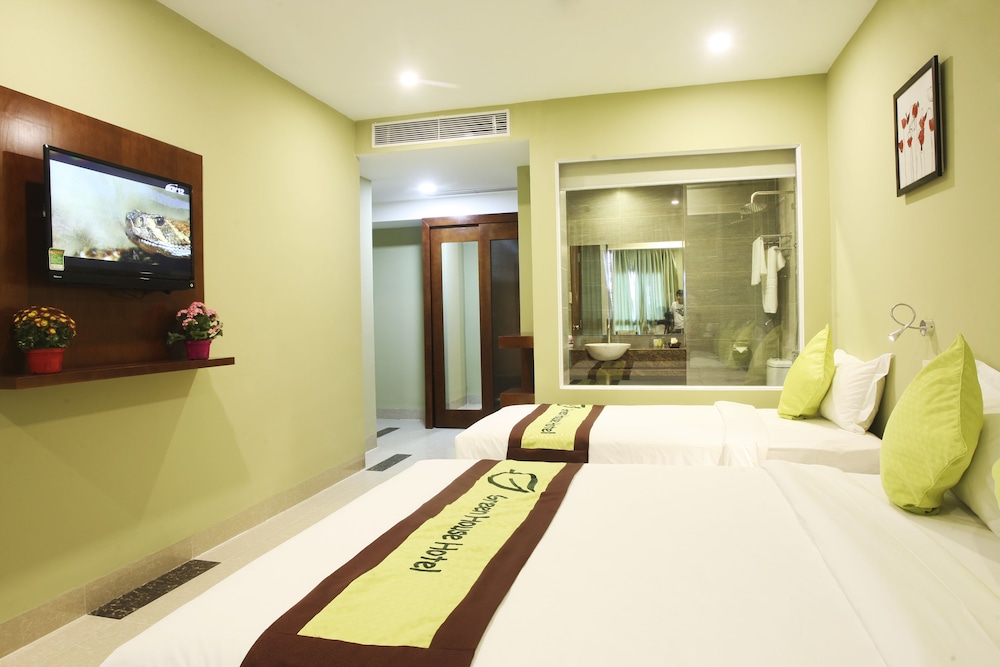 Green House Hotel 18/65