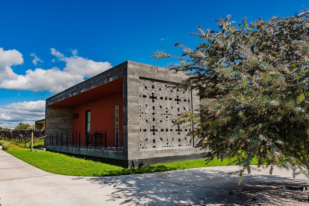 Hotel Tres Raices 8/55