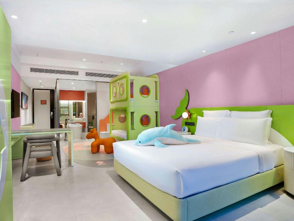 DELUXE, FAMILY, KING AND BUNK BED