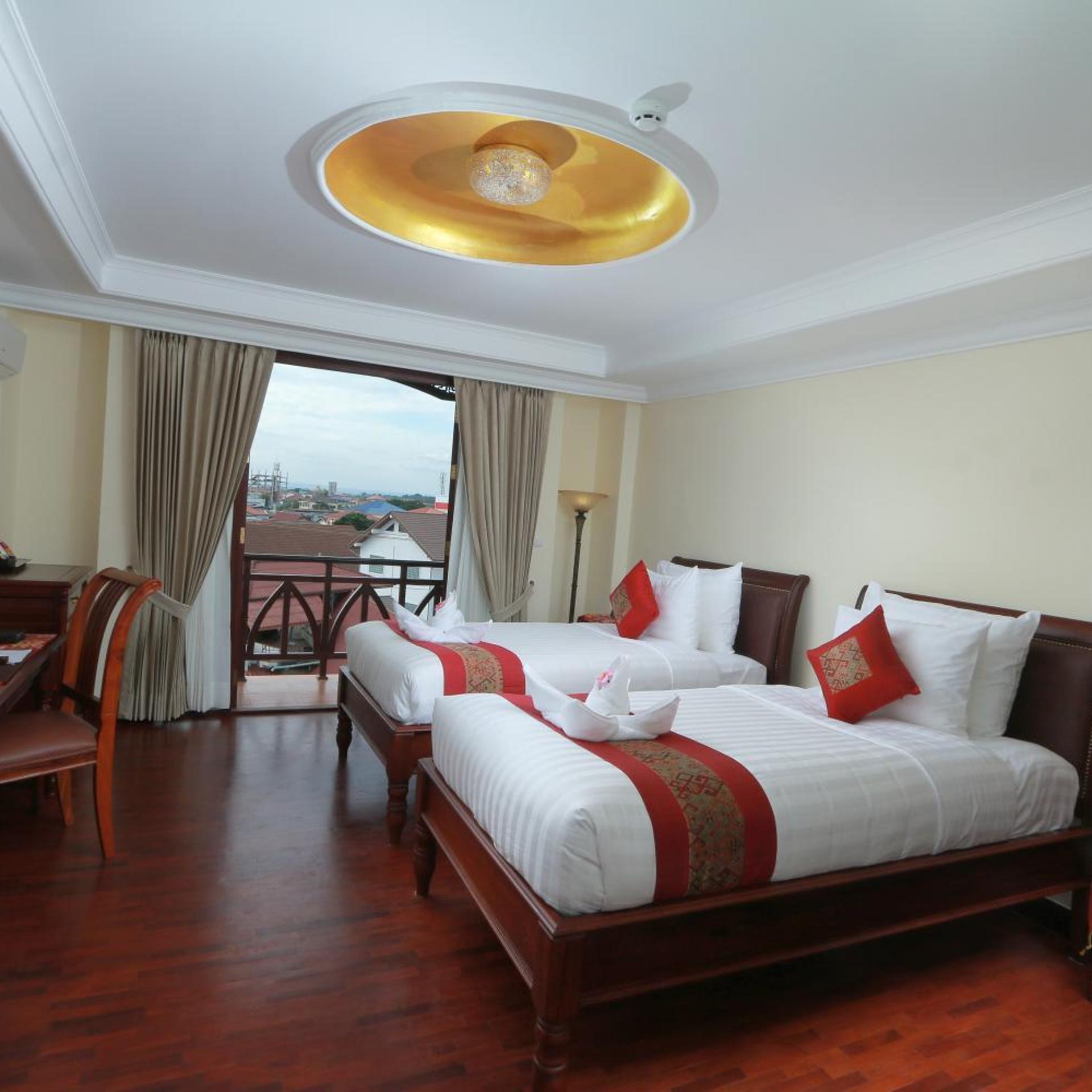 Deluxe, Twin Beds