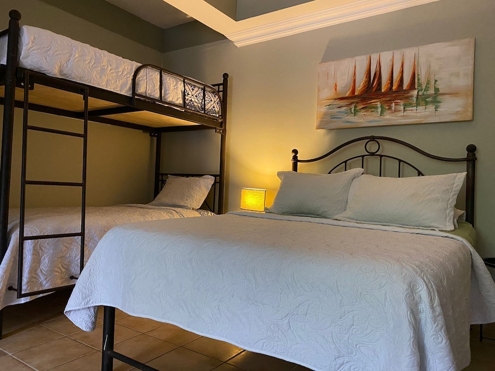 Casas del Toro Playa Flamingo 15/50