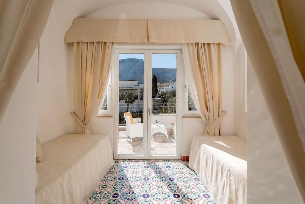 Hotel Syrene Capri 42/69