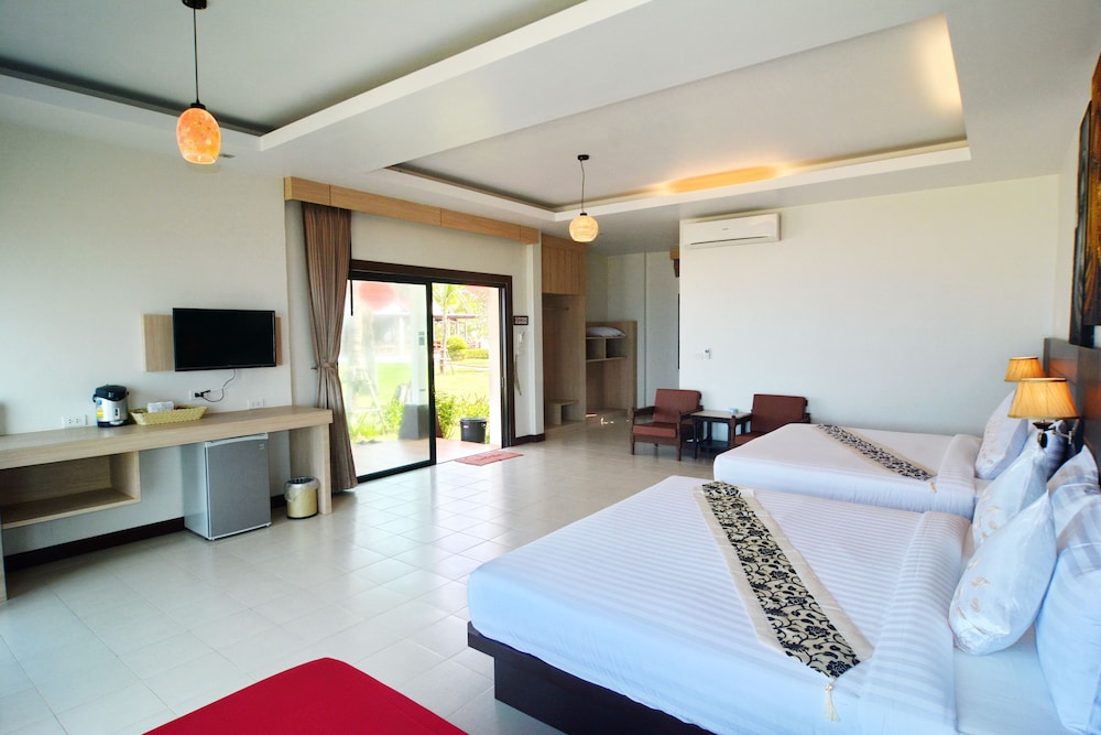 Golden Bay Cottage 23/75