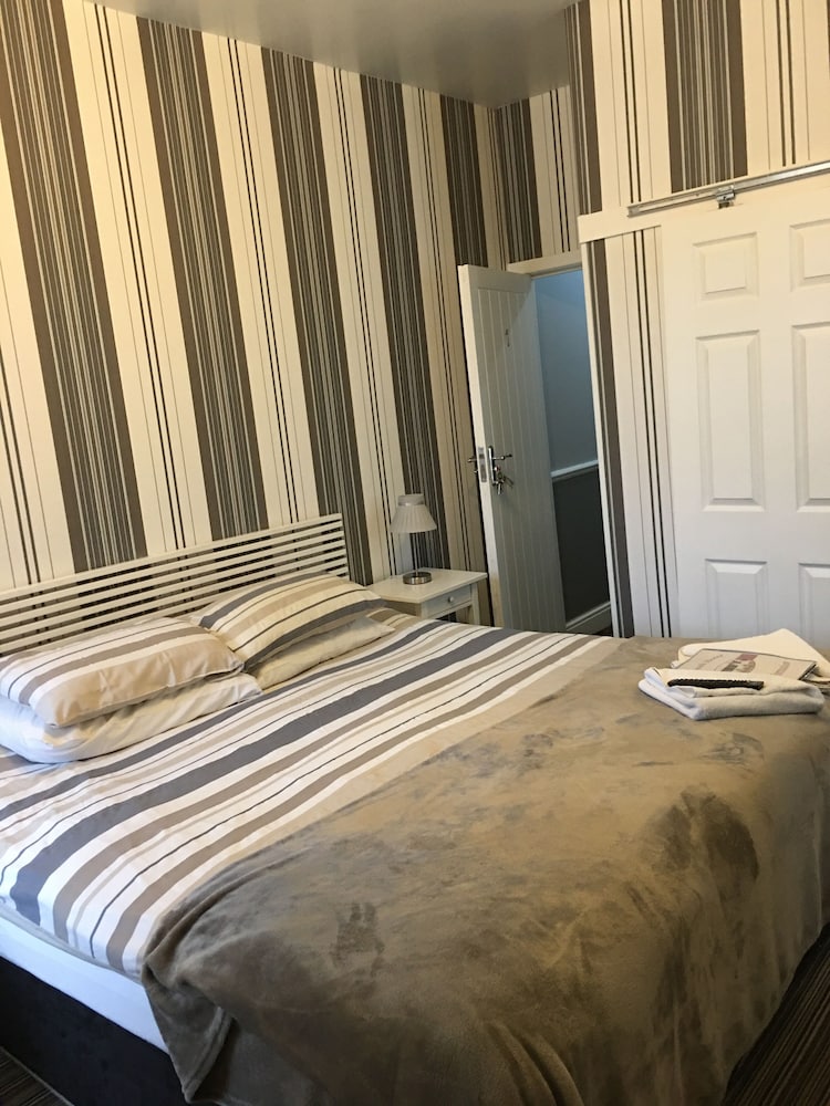 Glenheath Hotel 16/49
