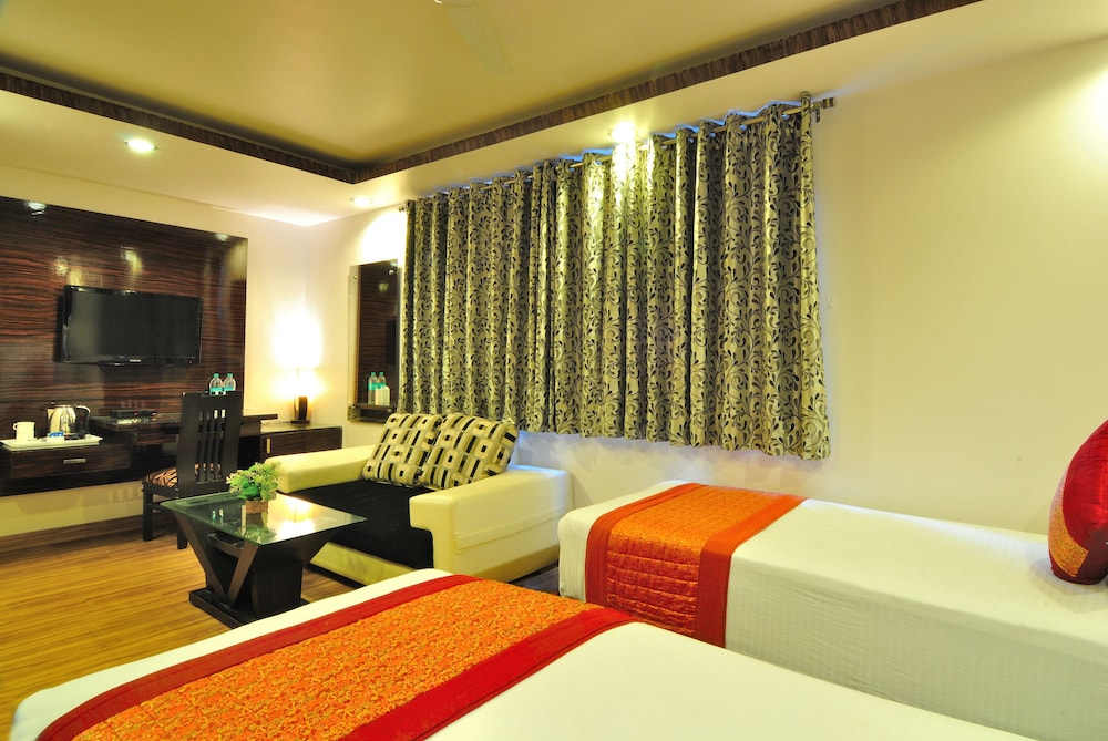 Hotel Elegance New Delhi Railway 12/21