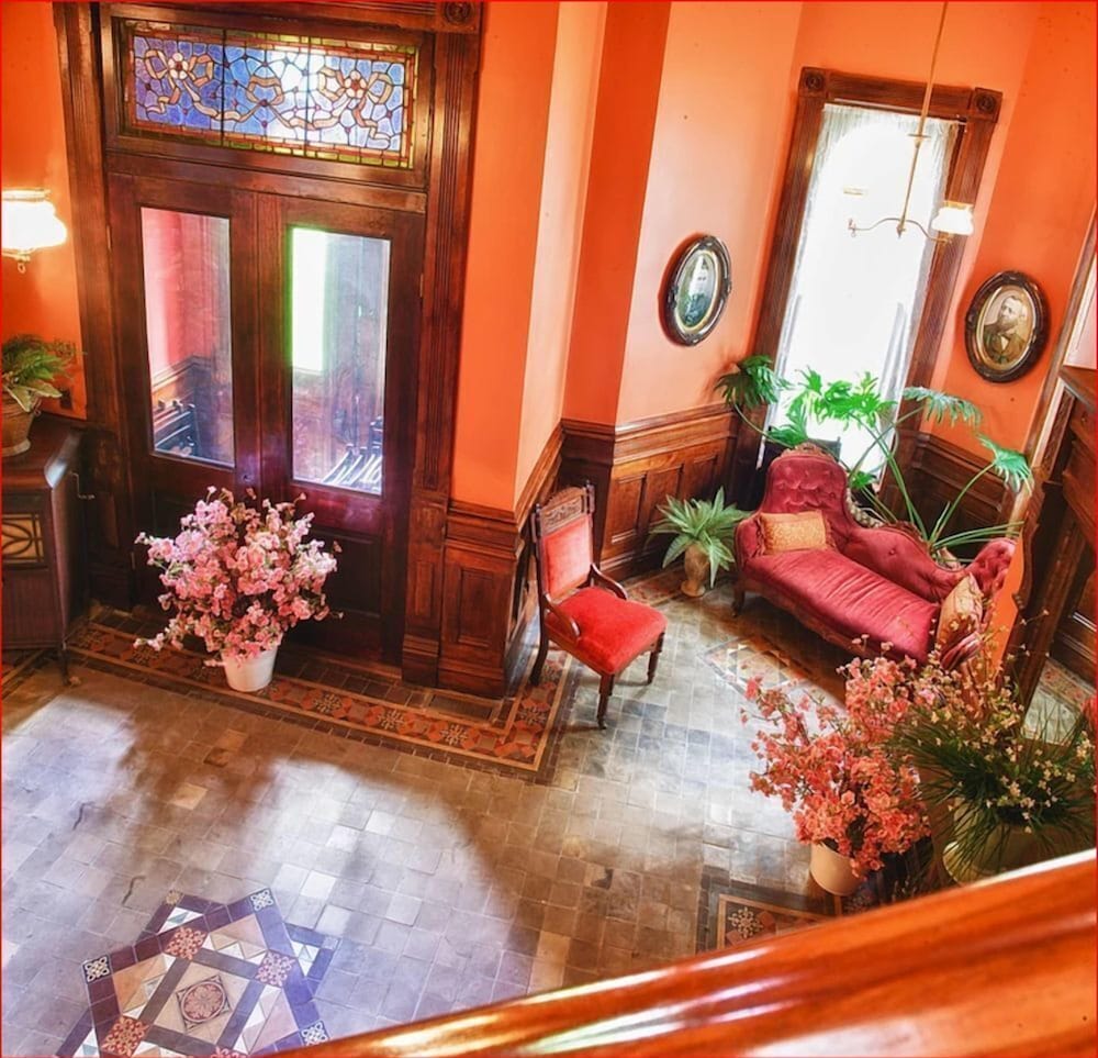 Whiskey Mansion Bed and Breakfast 17/22