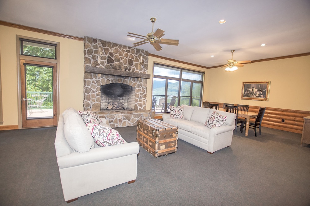 Lake Chatuge Lodge 25/42