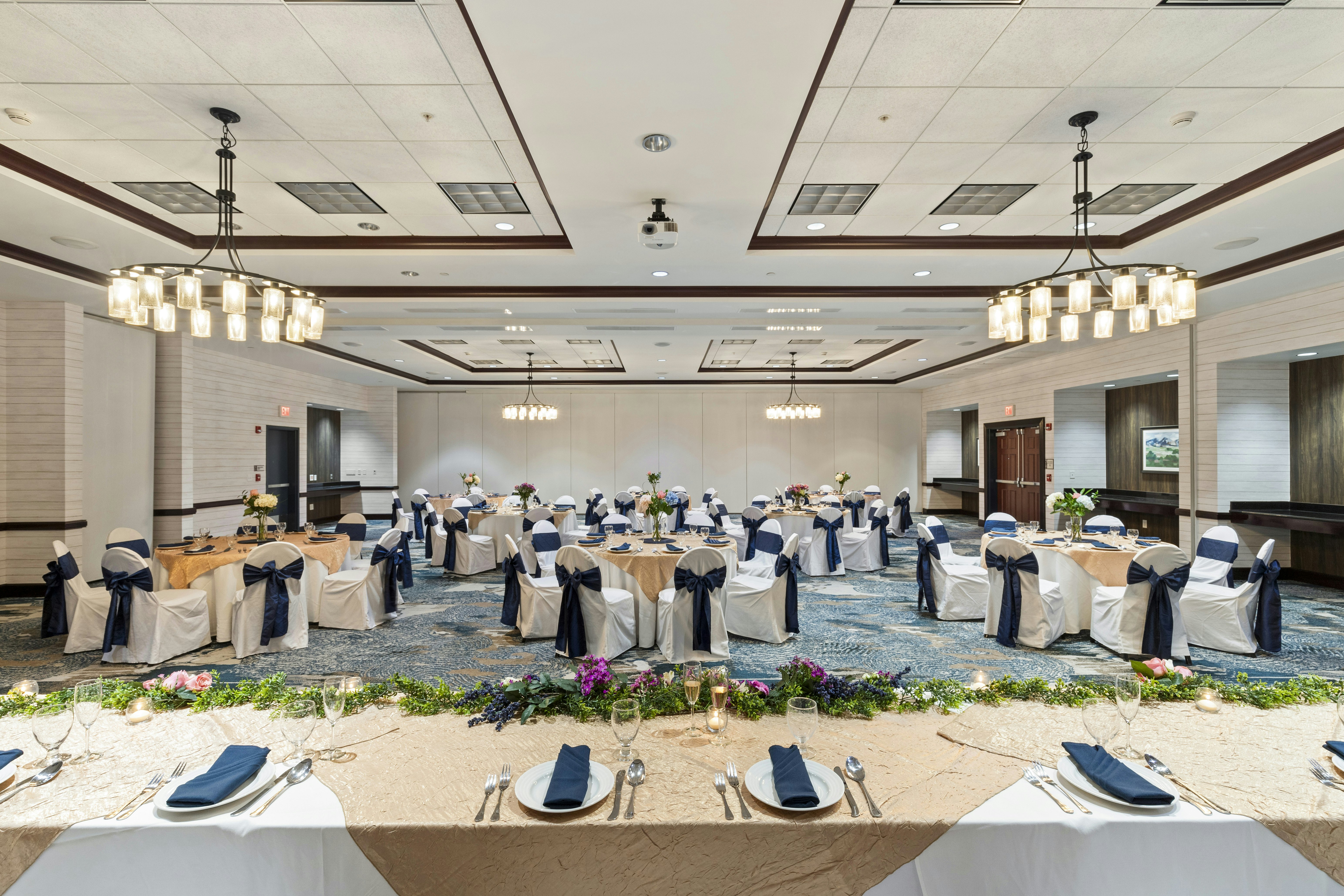 Doubletree By Hilton Front Royal Blue Ridge Shadows 23/25