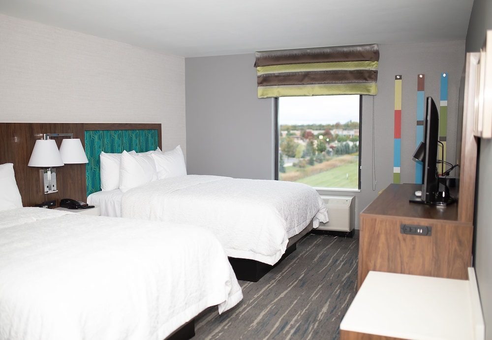 Hampton Inn and Suites Dundee 21/55