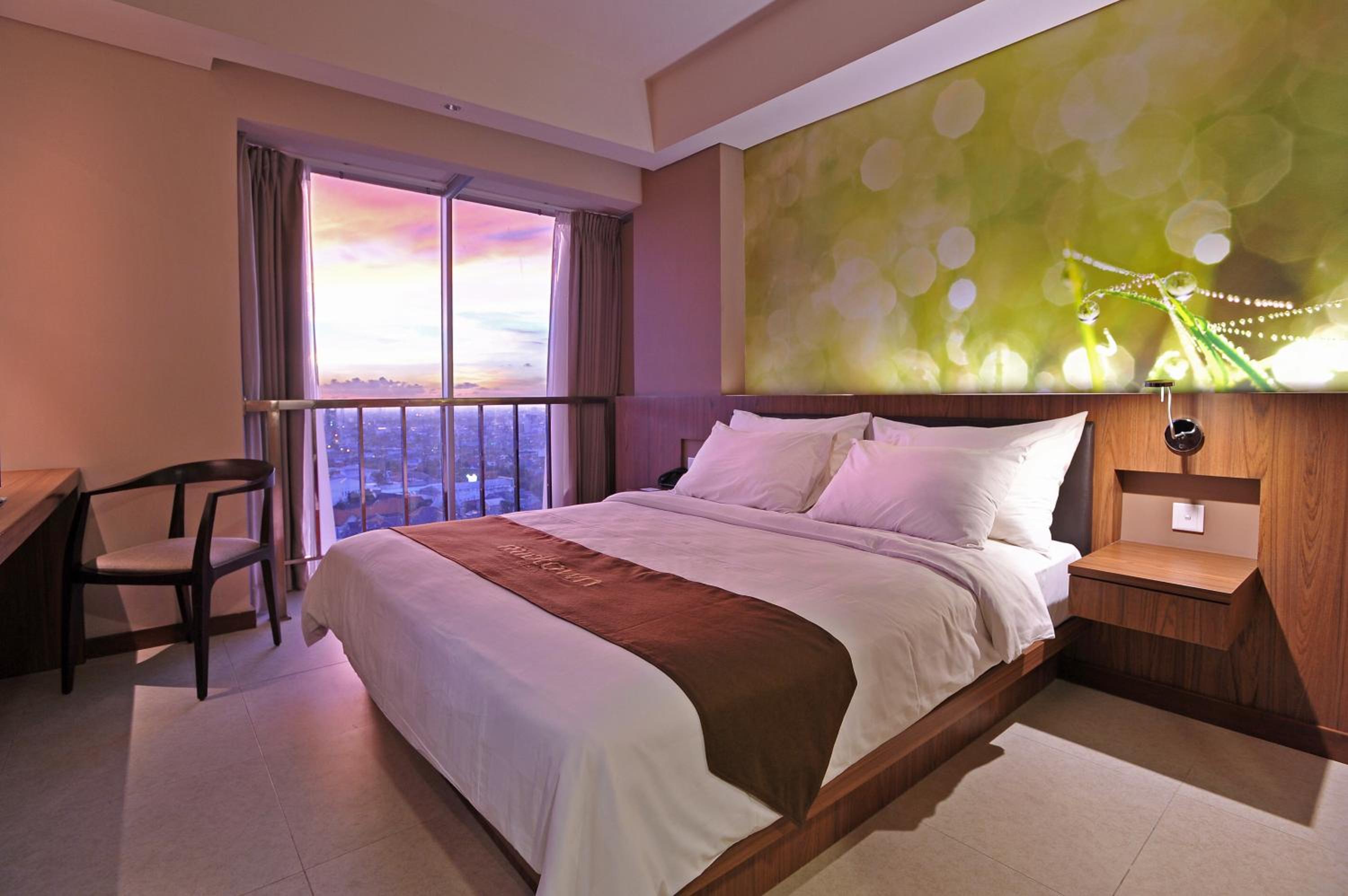 غرفة سوبيريور بسرير مزدوج، Midtown Hotel Surabaya 2/3