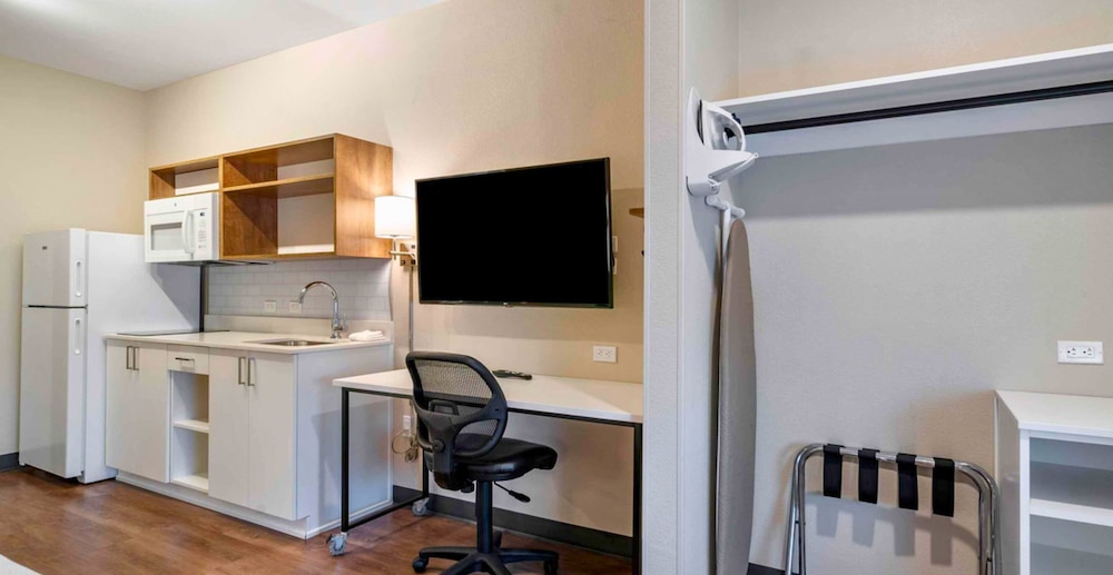 Extended Stay America Premier Suites - Fort Myers - Airport 23/39