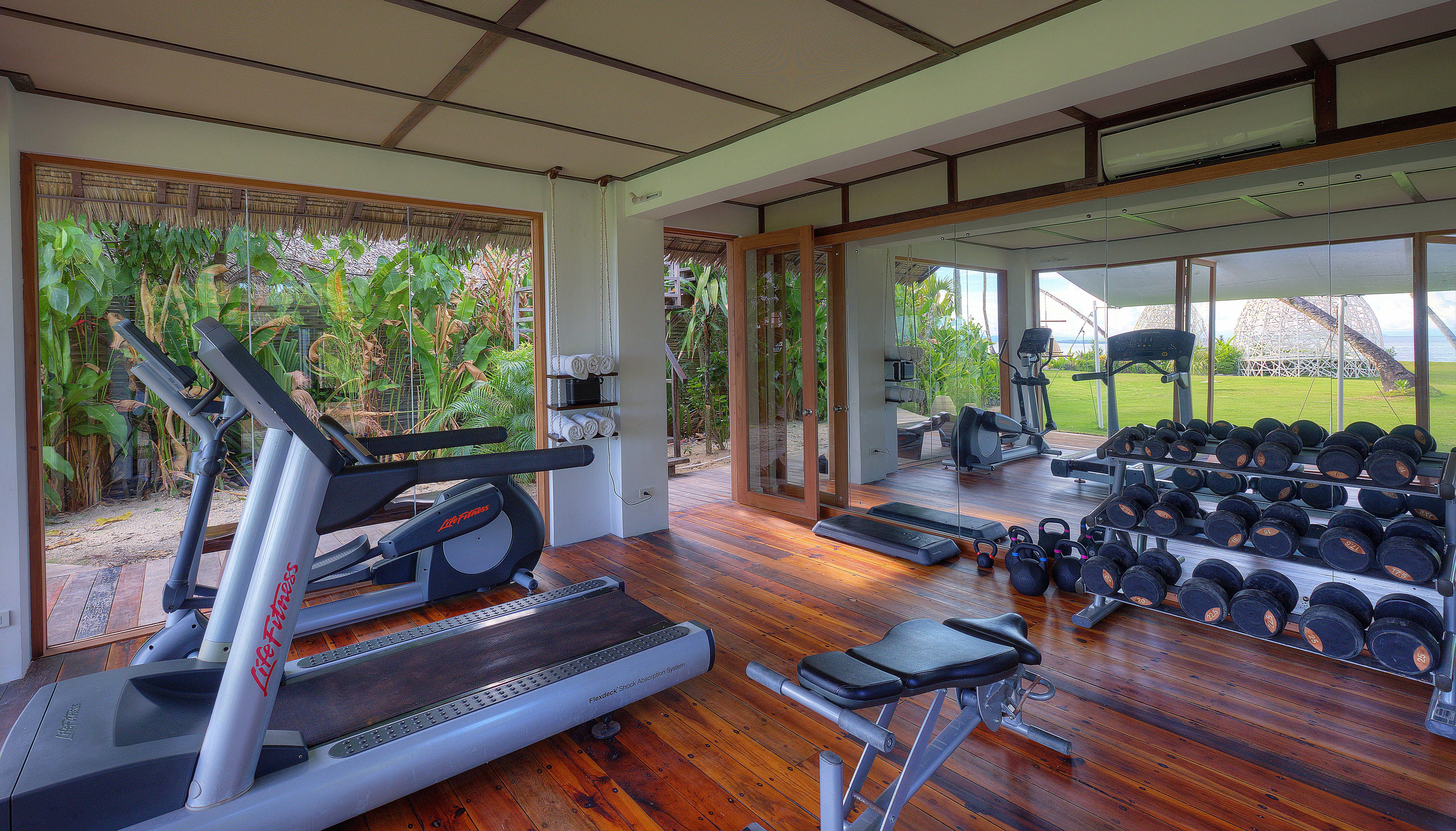 Nay Palad Hideaway 10/50