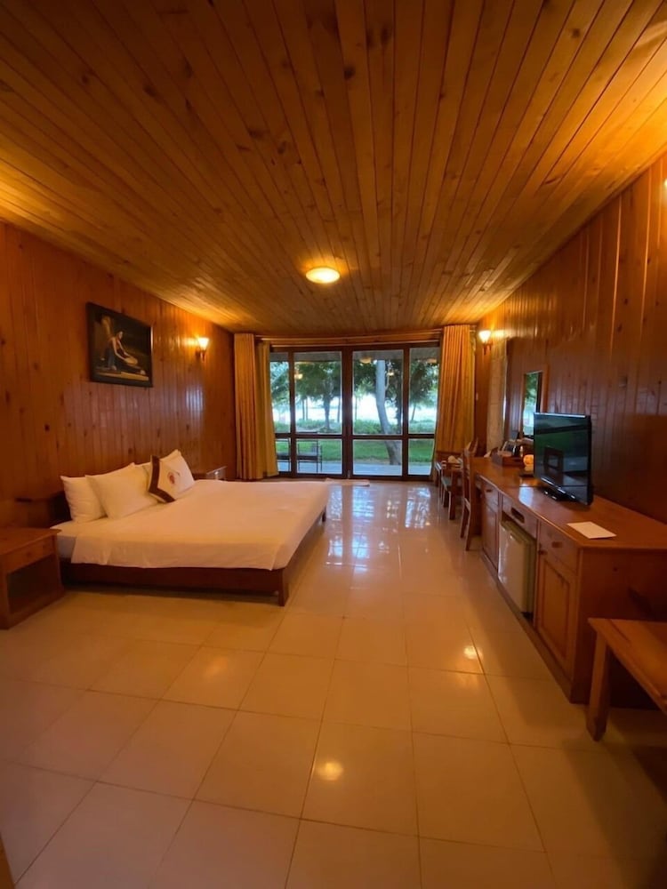 Tan Son Nhat Con Dao Resort 15/69