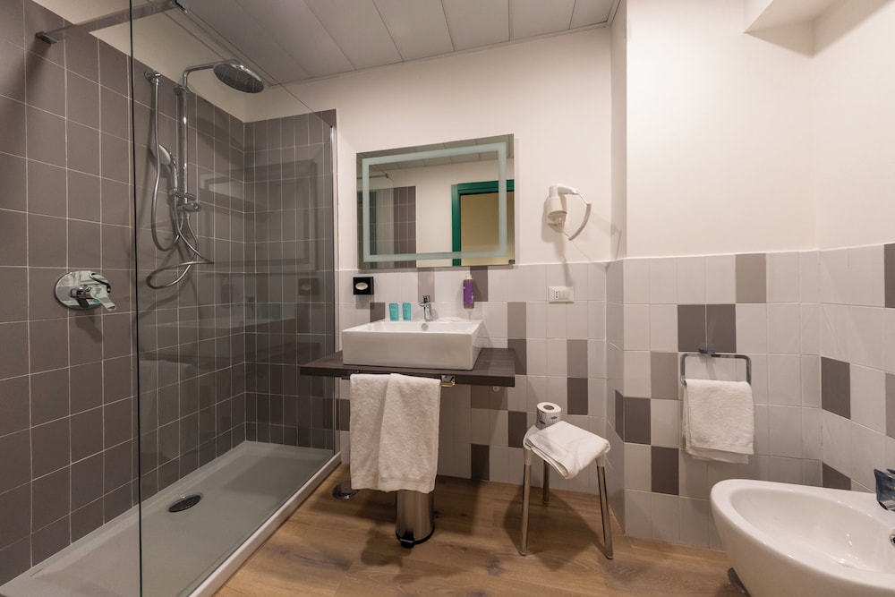 Smart Hotel - Naples Harbour 69/71